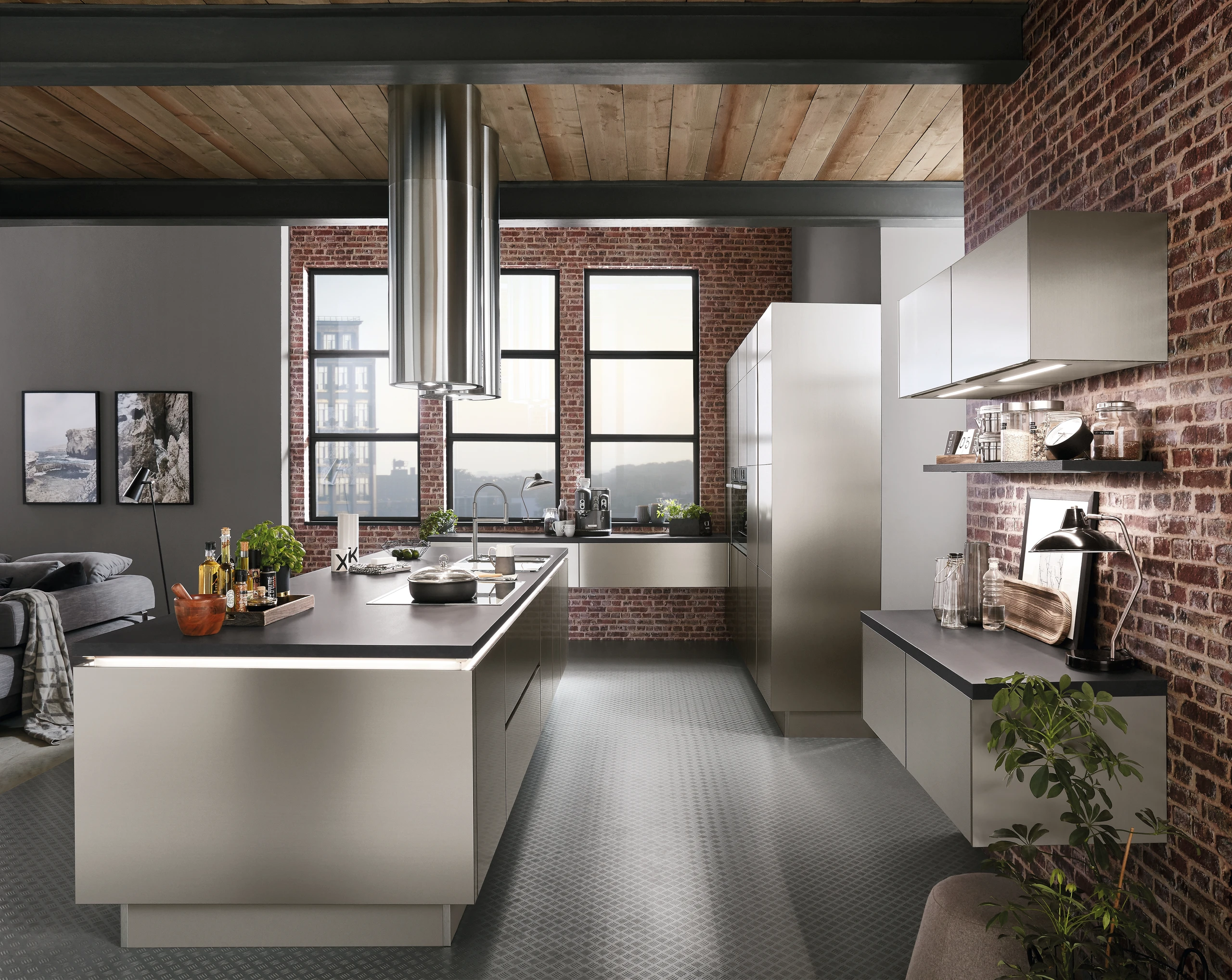 مطبخ أيكونيك مع ميزات معمارية جريئة